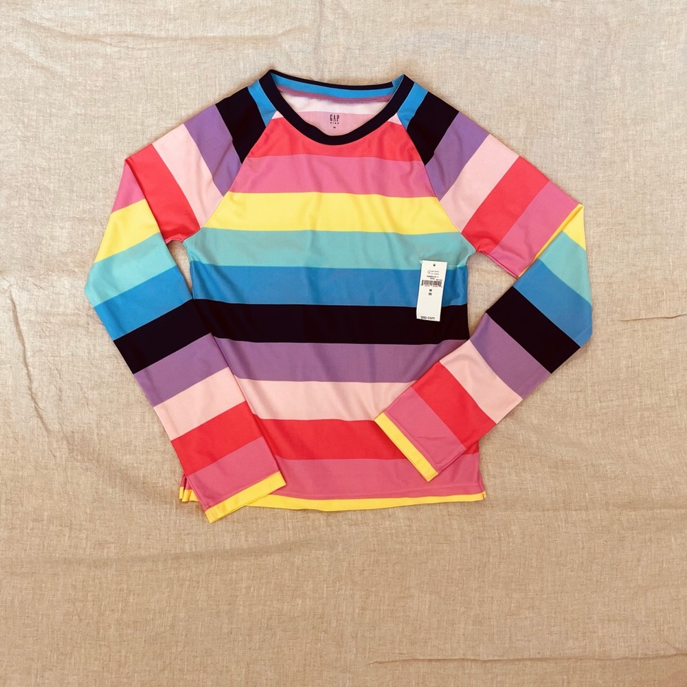NWT Gap Girls M rash guard